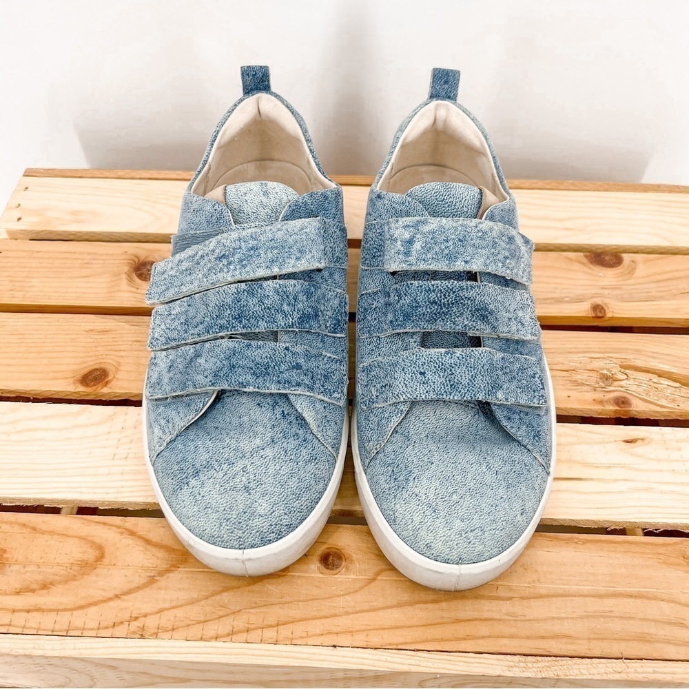 Ecco blue three strap leather casual shoe